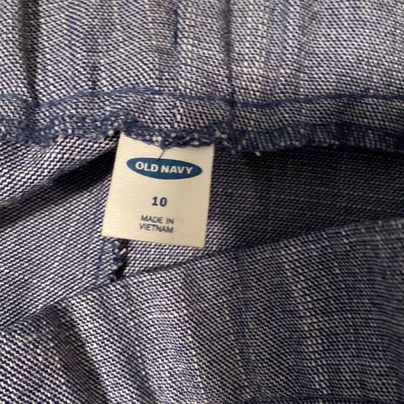 Old Navy Pants with Stretchy Waist - Picture 4 of 5